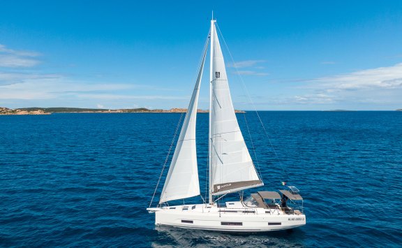 Image of Dione yacht #3