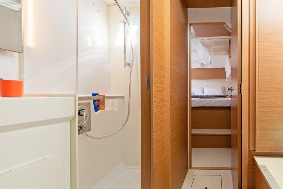 Image of Little Blue Ocean yacht #9