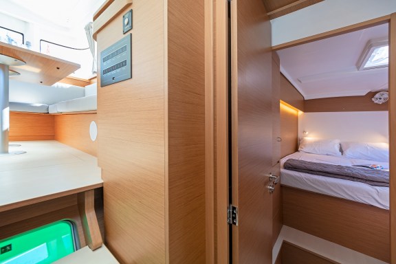 Image of Little Blue Ocean yacht #12