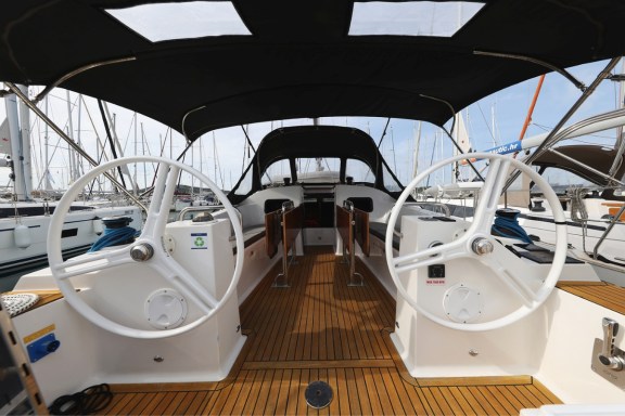 Image of Top Gun yacht #4