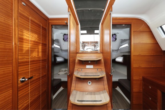 Image of Top Gun yacht #9