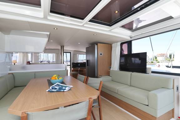 Image of #001 yacht #12