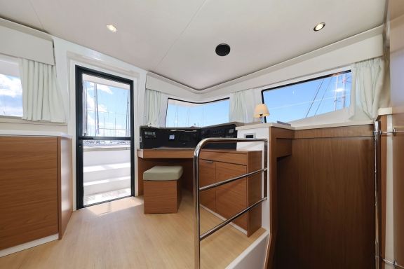 Image of #001 yacht #19