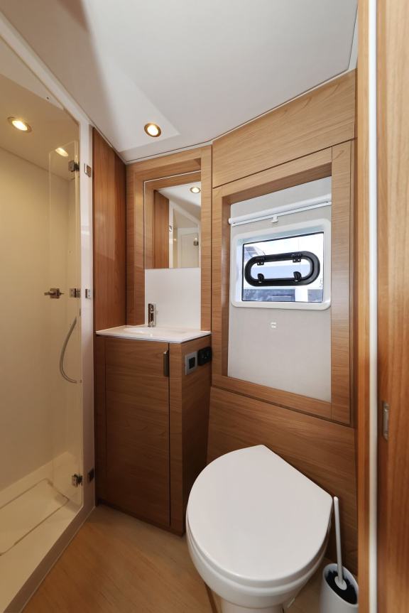 Image of #001 yacht #35