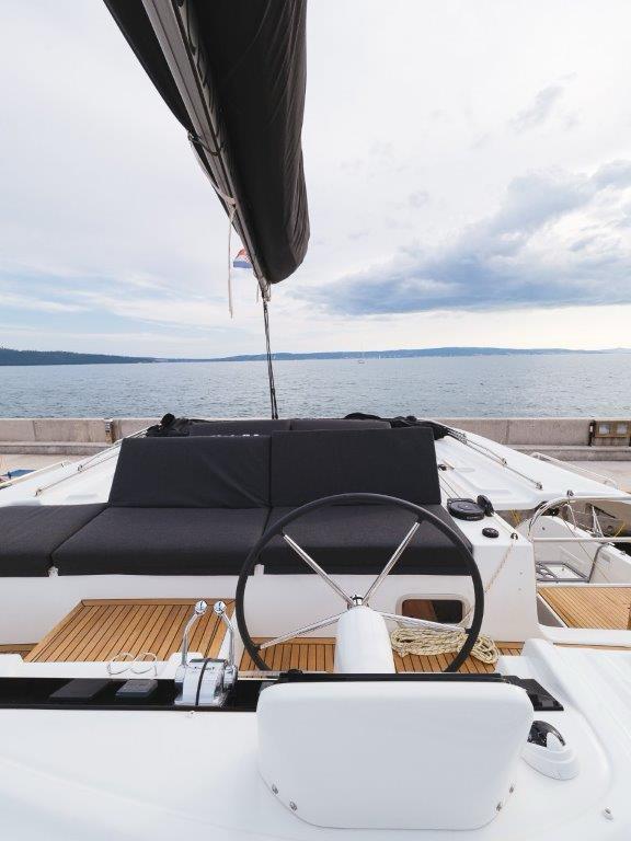 Image of Uncharted yacht #7