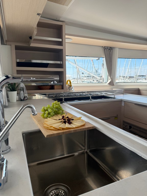 Image of Uncharted yacht #9