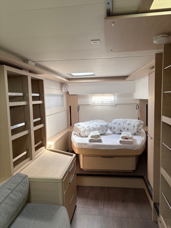 Image of Uncharted yacht #11