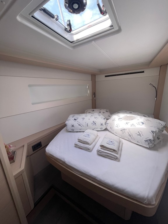 Image of Uncharted yacht #13