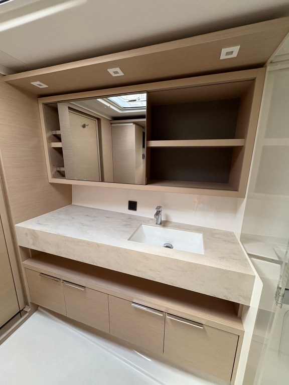 Image of Uncharted yacht #16