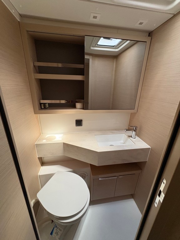 Image of Uncharted yacht #17