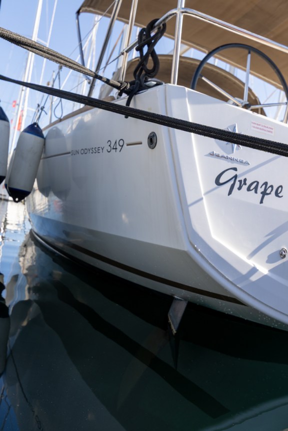 Image of Grape yacht #4