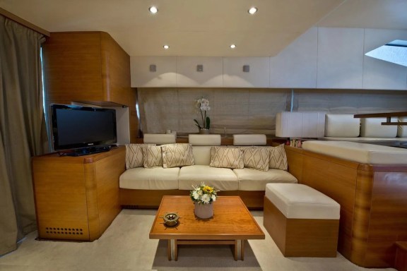 Image of July yacht #4