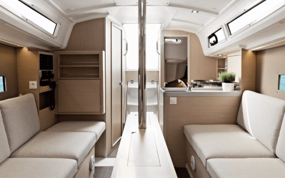 Image of Miniscule yacht #4