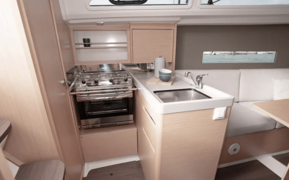 Image of Miniscule yacht #5