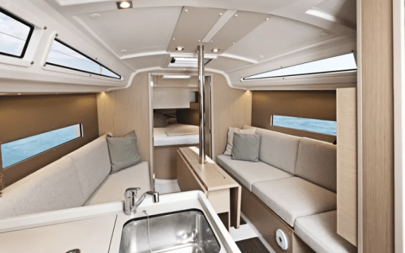 Image of Miniscule yacht #3