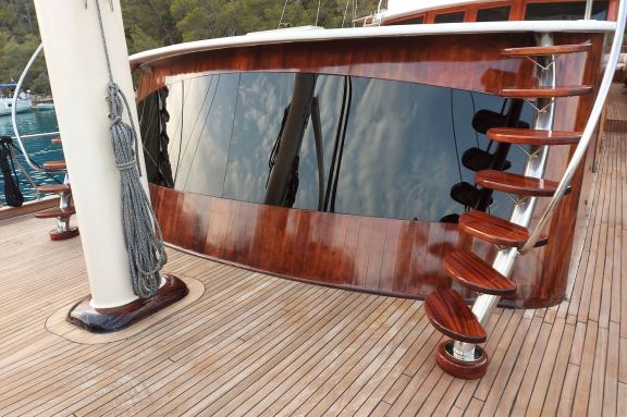 Image of Phoenix Bronze yacht #21
