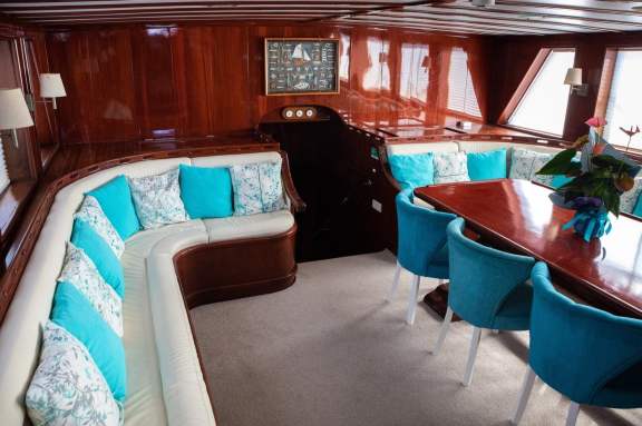 Image of Phoenix Bronze yacht #27