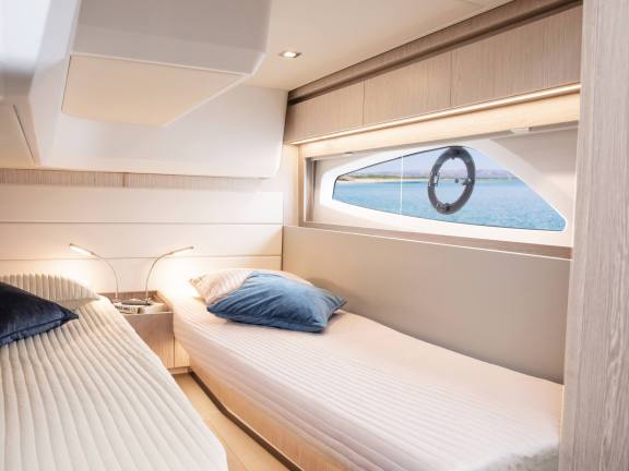 Image of Tireless yacht #32