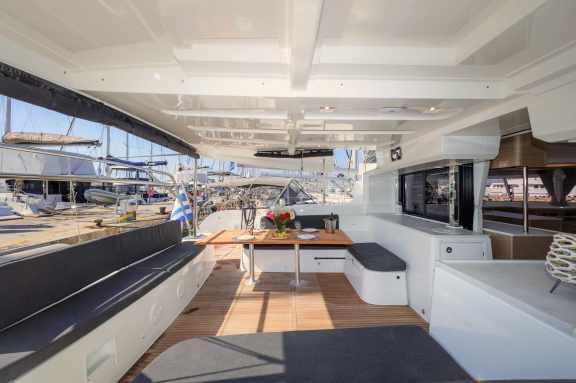 Image of Iris yacht #12