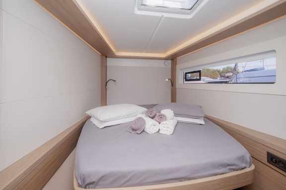 Image of Iris yacht #24