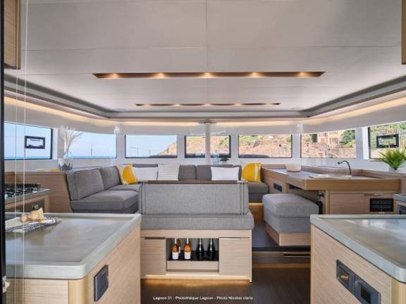 Image of #002 yacht #16