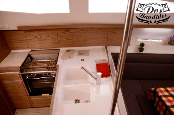 Image of Dos Bandidos yacht #14