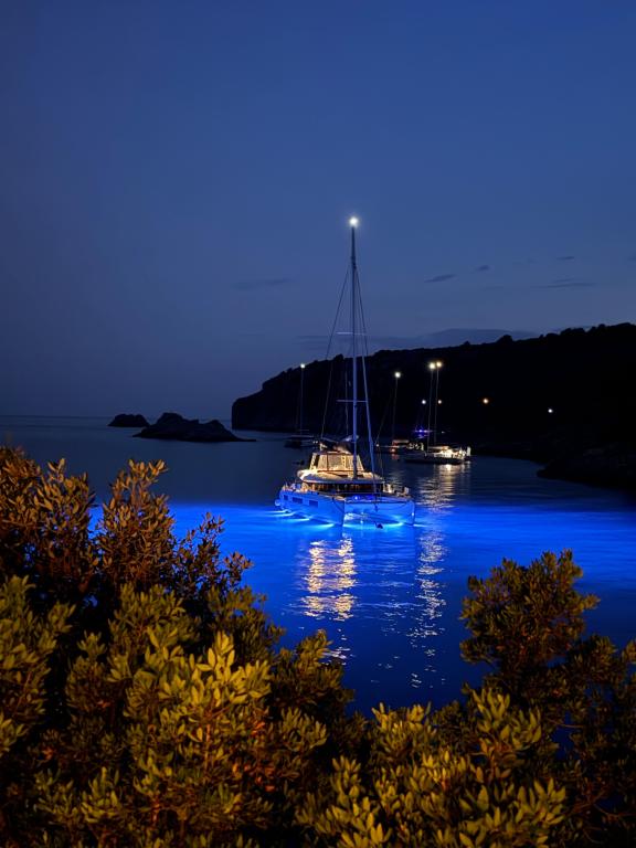 Image of All For Love yacht #3