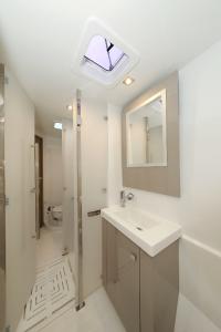 Image of Discordia yacht #26