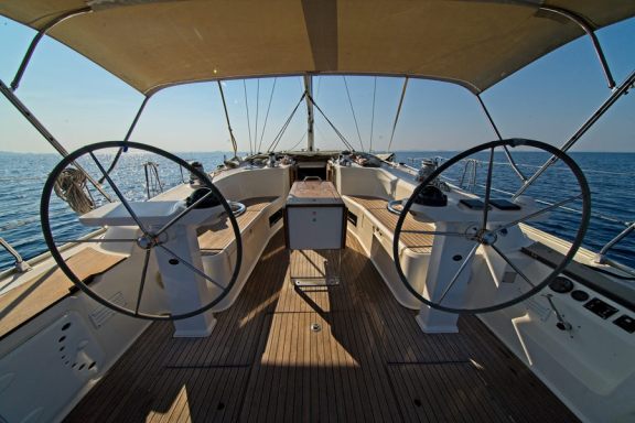 Image of MH 28 yacht #4