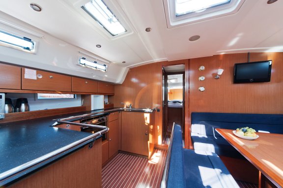 Image of MH 28 yacht #16