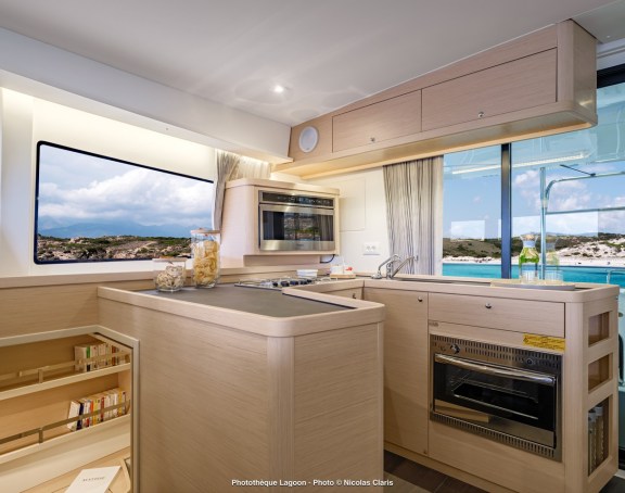 Image of Magellan Paradise II yacht #15