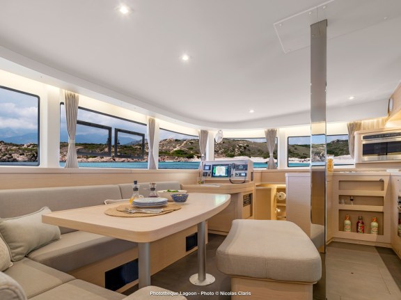 Image of Magellan Paradise II yacht #13