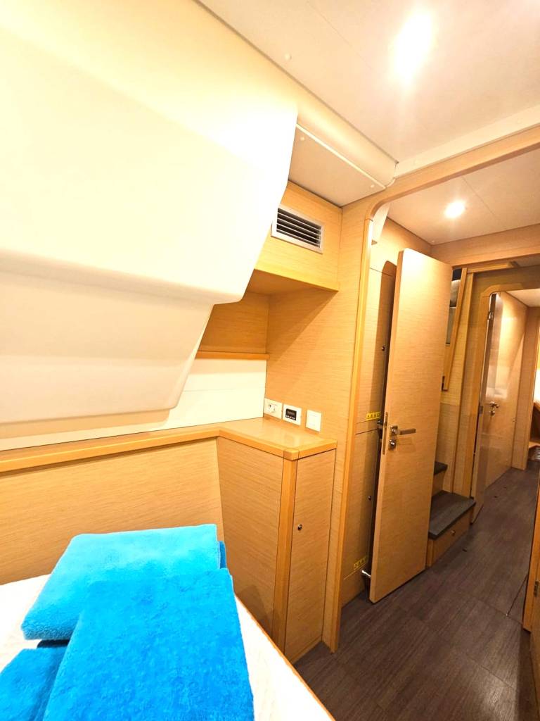 Image of EmoSEAon yacht #31