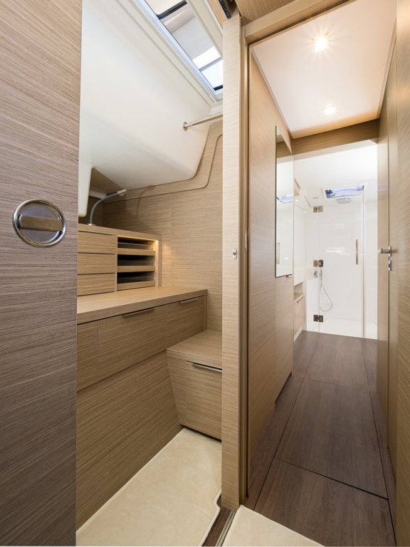 Image of Catwalk yacht #16