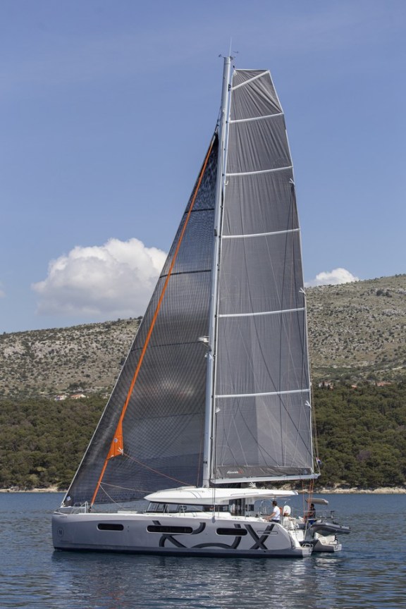 Image of White Lotus yacht #5