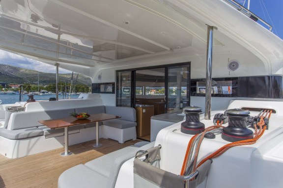 Image of White Lotus yacht #9