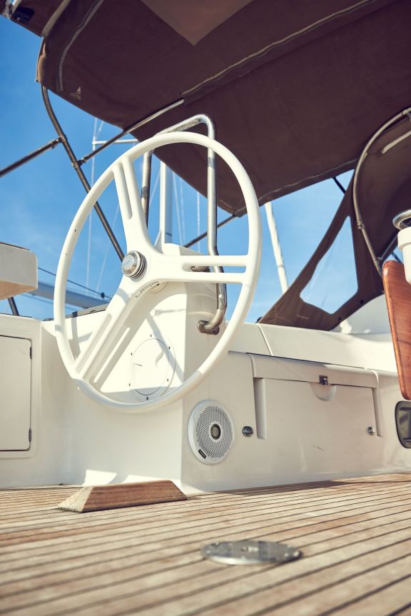 Image of Six Friends yacht #16