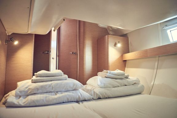 Image of Six Friends yacht #38