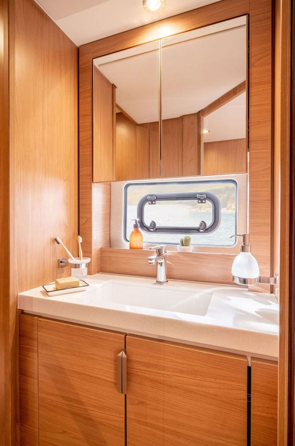 Image of Pagora yacht #32