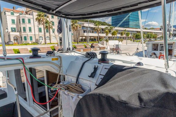 Image of Sailor Moon yacht #4