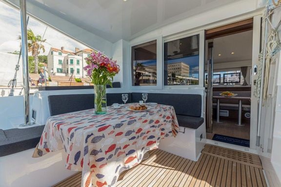 Image of Sailor Moon yacht #8