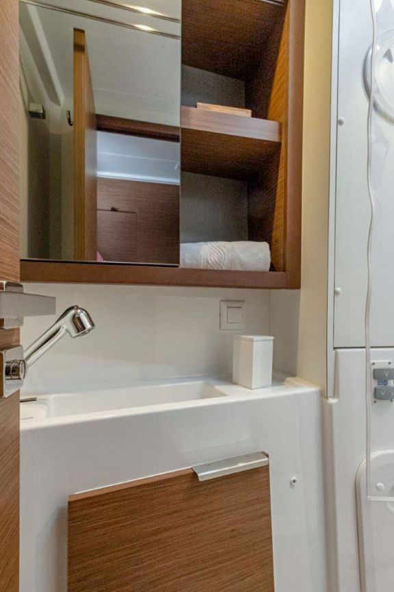 Image of Sailor Moon yacht #26