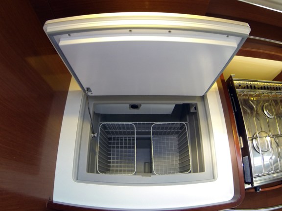 Image of Pika II yacht #21