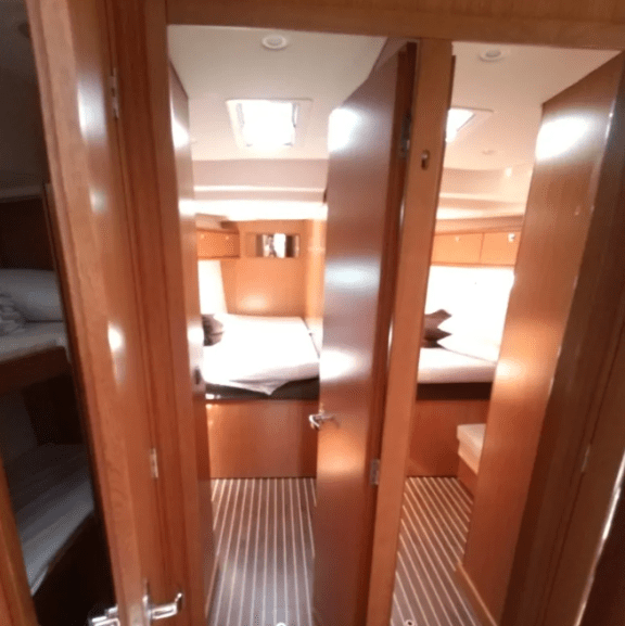 Image of Gin Tonic yacht #10