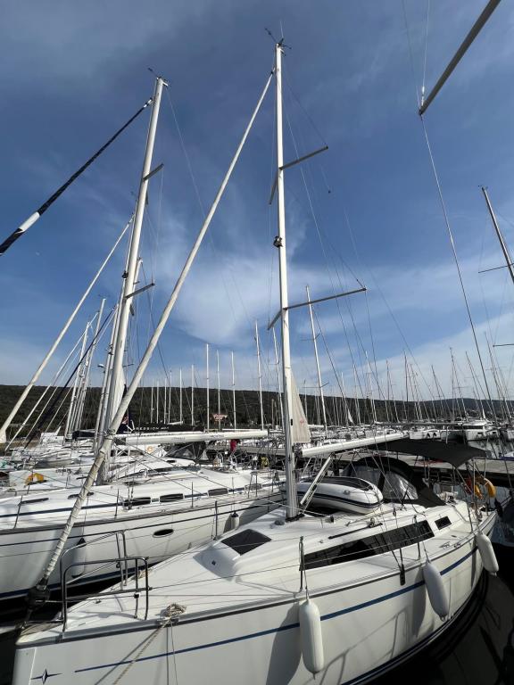 Image of Charlie yacht #12