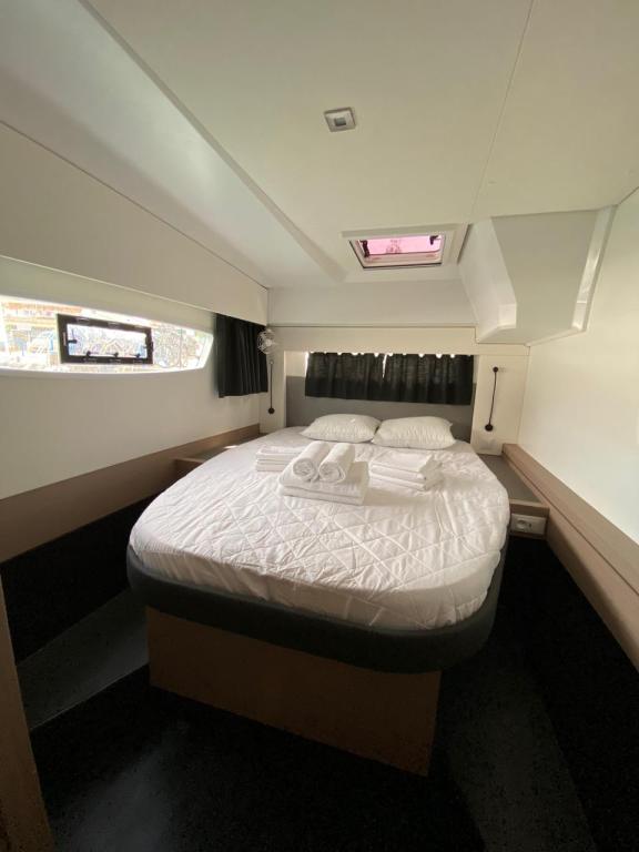 Image of Ooga Chaka yacht #11