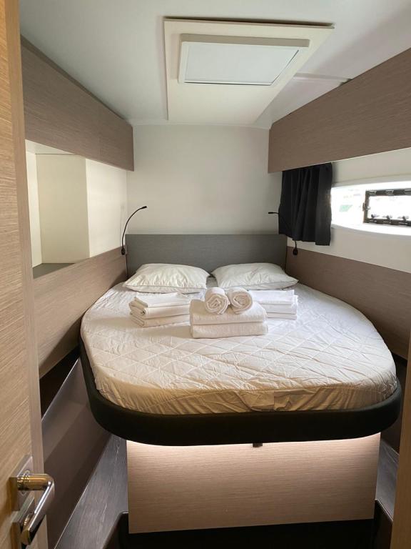 Image of Ooga Chaka yacht #10