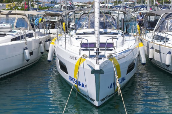 Image of D44-01 yacht #3