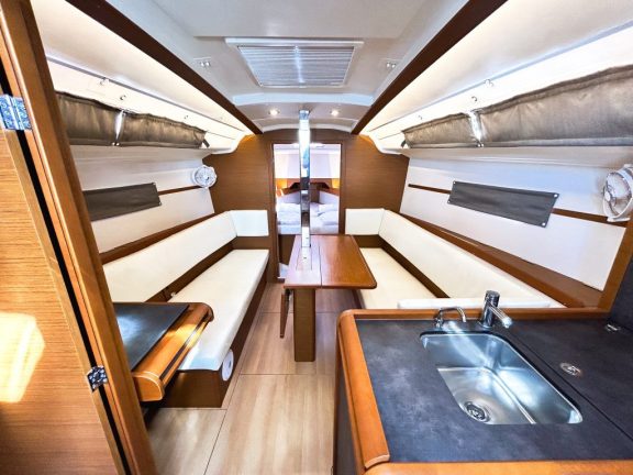 Image of Minx yacht #23