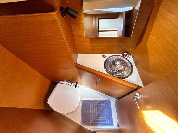 Image of Minx yacht #30